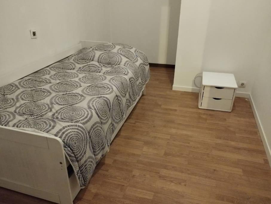 Apartament Agreable Maison Avec Parking Gratuit Amiens Zewnętrze zdjęcie